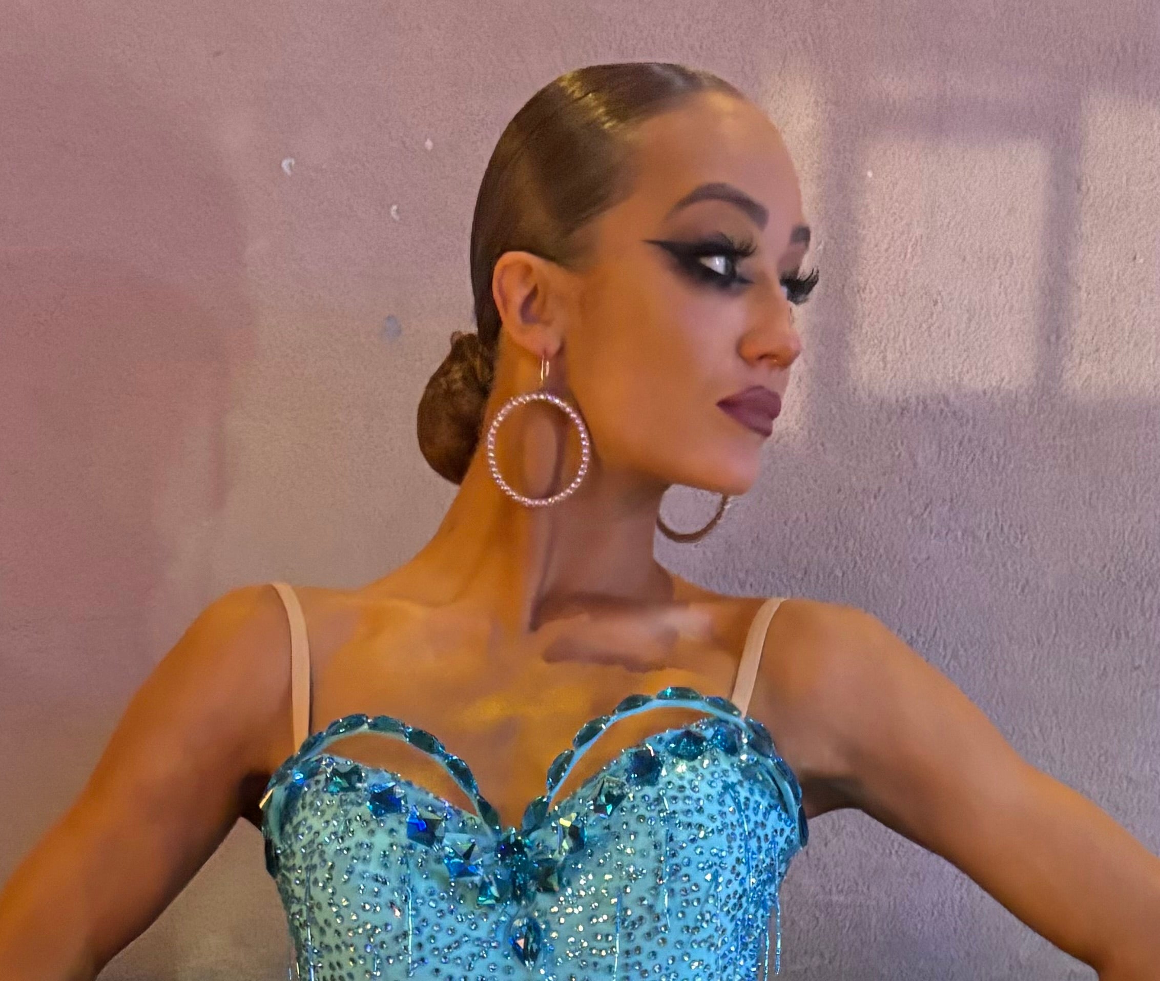 Earrings (rings) with crystals